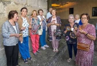 Fotogalería Fiestas en La Losa 7 Ofrenda Floral Virgen de Cepones en La Losa