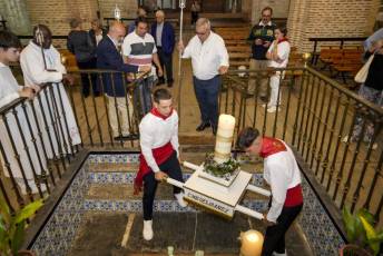 Fotogalería Ofrenda de los Cirios en Santa María La Real de Nieva 73 Ofrenda de los Cirios en Santa Maria la Real de Nieva