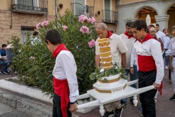 Fotogalería Ofrenda de los Cirios en Santa María La Real de Nieva 21 Ofrenda de los Cirios en Santa Maria la Real de Nieva