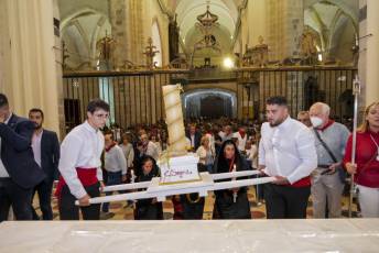 Fotogalería Ofrenda de los Cirios en Santa María La Real de Nieva 63 Ofrenda de los Cirios en Santa Maria la Real de Nieva