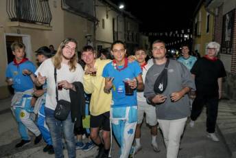Fotogalería Ofrenda de los Cirios en Santa María La Real de Nieva 95 Ofrenda de los Cirios en Santa Maria la Real de Nieva
