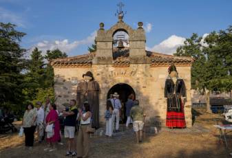 Fiestas en Honor a San Antolín en Navas de Riofrío 26 Procesión San Antolin en Navas de Riofrio