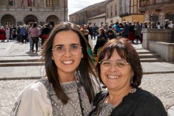 Fotogalería I Concentración Traje Regional en Martín Muñoz de las Posadas 119 Fotografía: Miguel Angel Fernández