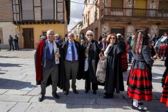 Fotogalería I Concentración Traje Regional en Martín Muñoz de las Posadas 58 Fotografía: Miguel Angel Fernández