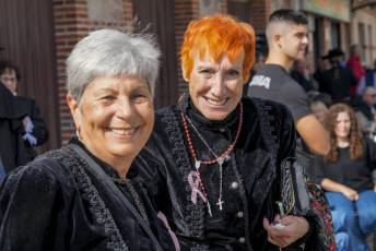 Fotogalería I Concentración Traje Regional en Martín Muñoz de las Posadas 46 Fotografía: Miguel Angel Fernández