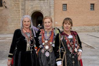 Fotogalería I Concentración Traje Regional en Martín Muñoz de las Posadas 9 Fotografía: Miguel Angel Fernández