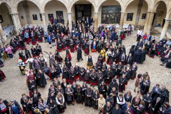 Fotogalería I Concentración Traje Regional en Martín Muñoz de las Posadas 43 Fotografía: Miguel Angel Fernández