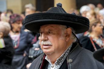 Fotogalería I Concentración Traje Regional en Martín Muñoz de las Posadas 53 Fotografía: Miguel Angel Fernández