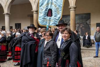 Fotogalería I Concentración Traje Regional en Martín Muñoz de las Posadas 8 Fotografía: Miguel Angel Fernández