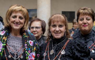 Fotogalería I Concentración Traje Regional en Martín Muñoz de las Posadas 139 Fotografía: Miguel Angel Fernández