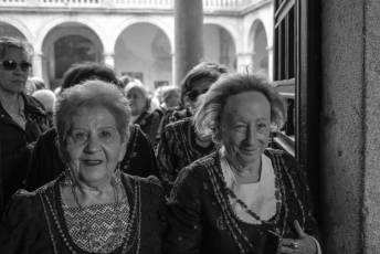 Fotogalería I Concentración Traje Regional en Martín Muñoz de las Posadas 128 Fotografía: Miguel Angel Fernández