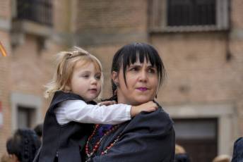 Fotogalería I Concentración Traje Regional en Martín Muñoz de las Posadas 106 Fotografía: Miguel Angel Fernández