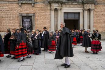 Fotogalería I Concentración Traje Regional en Martín Muñoz de las Posadas 36 Fotografía: Miguel Angel Fernández