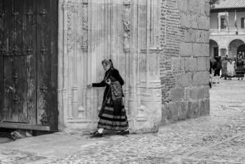 Fotogalería I Concentración Traje Regional en Martín Muñoz de las Posadas 85 Fotografía: Miguel Angel Fernández