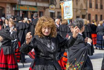 Fotogalería I Concentración Traje Regional en Martín Muñoz de las Posadas 112 Fotografía: Miguel Angel Fernández