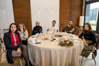 Galería del desayuno de trabajo (Icecyl-El Adelantado de Segovia): De la innovación a la internacionalización 5 De izd. a dcha. Narbi Pulido (Grupo Gali), Angélica de la Fuente y Pedro Roldán (Mesenor), Alfonso Provencio (Provencio), Daniel Alejandro (Atlas Cloud), y Marta Hernández Cubo de ICECyL Segovia.