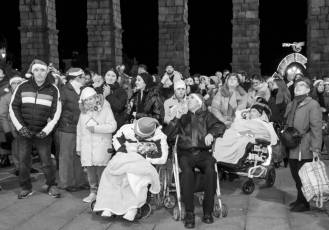 Fotogalería Paseo Navideño Residentes CAPDI Los Juncos y Alumnos UVA 90 Fotografía: Miguel Angel Fernández