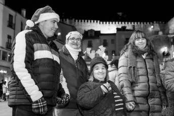 Fotogalería Paseo Navideño Residentes CAPDI Los Juncos y Alumnos UVA 77 Fotografía: Miguel Angel Fernández