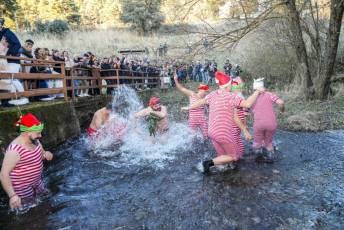 Fotogalería Chapuzón del Resfriado en San Rafael 3 Fotografía: Miguel Angel Fernández