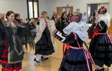 Fotogalería Baile de Gala y Cambio de Monteras en Zamarramala 57 Fotografía: Miguel Angel Fernández