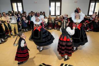 Fotogalería Baile de Gala y Cambio de Monteras en Zamarramala 15 Fotografía: Miguel Angel Fernández