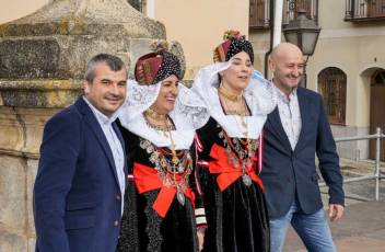 Fotogalería Baile de Gala y Cambio de Monteras en Zamarramala 68 Fotografía: Miguel Angel Fernández