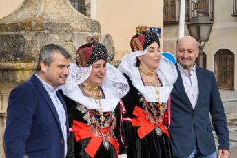 Fotogalería Baile de Gala y Cambio de Monteras en Zamarramala 27 Fotografía: Miguel Angel Fernández
