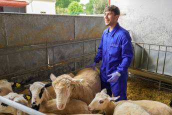 Fotogalería Escuela de Capacitación. Ganadería y Sanidad Animal 2025 18 Escuela de Captación Ganadería y Sanidad Animal 2025 - Héctor Criado