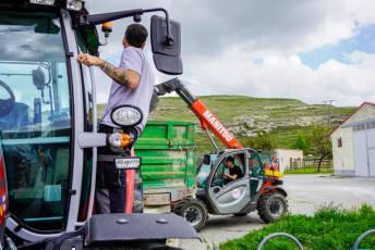 Fotogalería Escuela de Capacitación. Ganadería y Sanidad Animal 2025 30 Escuela de Captación Ganadería y Sanidad Animal 2025 - Héctor Criado