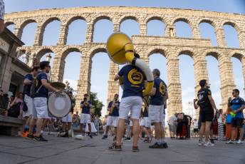 Fotogalería Pregón de las Ferias y Fiestas de Segovia 2025 y Concentración de Peñas 4 Pregón Fiestas Segovia y Concentración de Peñas - Héctor Criado