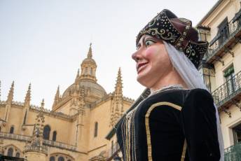 Fotogalería Pregón de las Ferias y Fiestas de Segovia 2025 y Concentración de Peñas 56 Pregón Fiestas Segovia y Concentración de Peñas - Héctor Criado