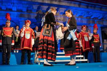 Fotogalería Pregón de las Ferias y Fiestas de Segovia 2025 y Concentración de Peñas 77 Pregón Fiestas Segovia y Concentración de Peñas - Héctor Criado