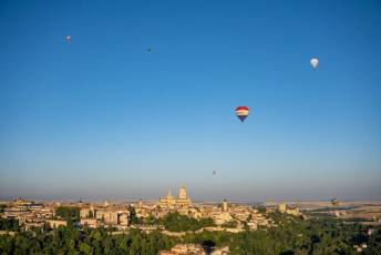 Fotogalería Festival de Globos Aerostáticos de Segovia 52 Festival de Globos Aerostáticos de Segovia - Héctor Criado