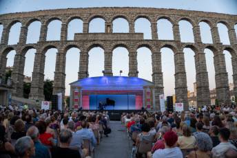 Fotogalería Inauguración del Festival MUSEG 2025 con La Carroza Real 15 Inauguración del Museg en el Azoguejo - Héctor Criado
