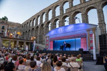Fotogalería Inauguración del Festival MUSEG 2025 con La Carroza Real 21 Inauguración del Museg en el Azoguejo - Héctor Criado