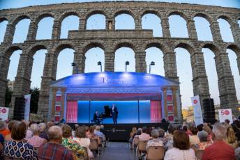 Fotogalería Inauguración del Festival MUSEG 2025 con La Carroza Real 23 Inauguración del Museg en el Azoguejo - Héctor Criado