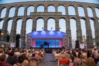 Fotogalería Inauguración del Festival MUSEG 2025 con La Carroza Real 24 Inauguración del Museg en el Azoguejo - Héctor Criado