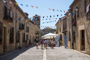 Fotogalería Fiesta Prime Day en Pedraza 4 Las Fiestas Prime Day Pedraza - Héctor Criado