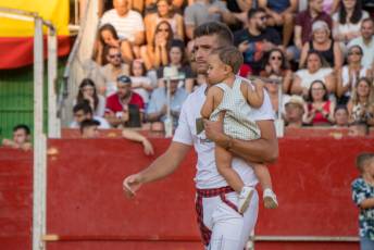 Fotogalería Concurso de recortes, saltos y quiebros en la plaza de toros de San Lorenzo 19 Concurso Recortes Saltos y Quiebros San Lorenzo - Héctor Criado
