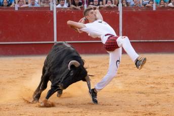 Fotogalería Concurso de recortes, saltos y quiebros en la plaza de toros de San Lorenzo 59 Concurso Recortes Saltos y Quiebros San Lorenzo - Héctor Criado