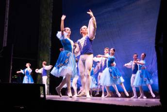 Fotogalería El Lago de los Cisnes, Noches Mágicas de La Granja en la Real Fábrica de Cristales 13 El Lago de los Cisnes Real Fábrica de Cristales La Granja - Héctor Criado