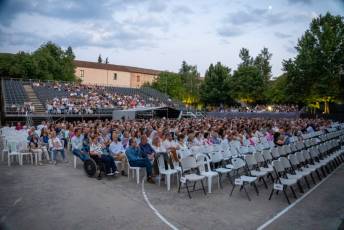 Fotogalería El Lago de los Cisnes, Noches Mágicas de La Granja en la Real Fábrica de Cristales 4 El Lago de los Cisnes Real Fábrica de Cristales La Granja - Héctor Criado