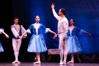 Fotogalería El Lago de los Cisnes, Noches Mágicas de La Granja en la Real Fábrica de Cristales 21 El Lago de los Cisnes Real Fábrica de Cristales La Granja - Héctor Criado