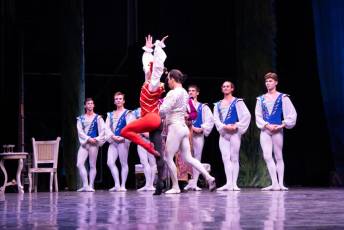 Fotogalería El Lago de los Cisnes, Noches Mágicas de La Granja en la Real Fábrica de Cristales 25 El Lago de los Cisnes Real Fábrica de Cristales La Granja - Héctor Criado