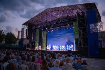 Fotogalería El Lago de los Cisnes, Noches Mágicas de La Granja en la Real Fábrica de Cristales 11 El Lago de los Cisnes Real Fábrica de Cristales La Granja - Héctor Criado