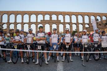 Fotogalería Inicio 30 Marcha Ciclodeportiva Pedro Delgado "La Perico" 14 Inicio 30 Marcha Ciclodeportiva Pedro Delgado La Perico - Héctor Criado