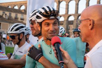 Fotogalería Inicio 30 Marcha Ciclodeportiva Pedro Delgado "La Perico" 16 Inicio 30 Marcha Ciclodeportiva Pedro Delgado La Perico - Héctor Criado