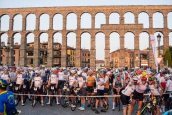 Fotogalería Inicio 30 Marcha Ciclodeportiva Pedro Delgado "La Perico" 17 Inicio 30 Marcha Ciclodeportiva Pedro Delgado La Perico - Héctor Criado