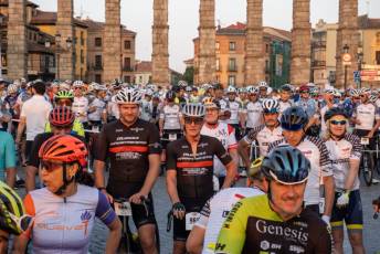 Fotogalería Inicio 30 Marcha Ciclodeportiva Pedro Delgado "La Perico" 20 Inicio 30 Marcha Ciclodeportiva Pedro Delgado La Perico - Héctor Criado