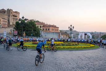 Fotogalería Inicio 30 Marcha Ciclodeportiva Pedro Delgado "La Perico" 3 Inicio 30 Marcha Ciclodeportiva Pedro Delgado La Perico - Héctor Criado